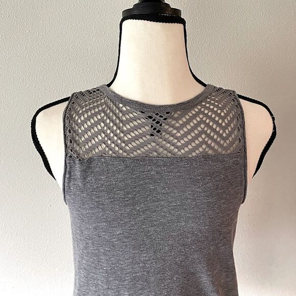 Aeropostale Gray with Lace Back Detail, Sleeveless Tank. Size XS. - Picture 6 of 6